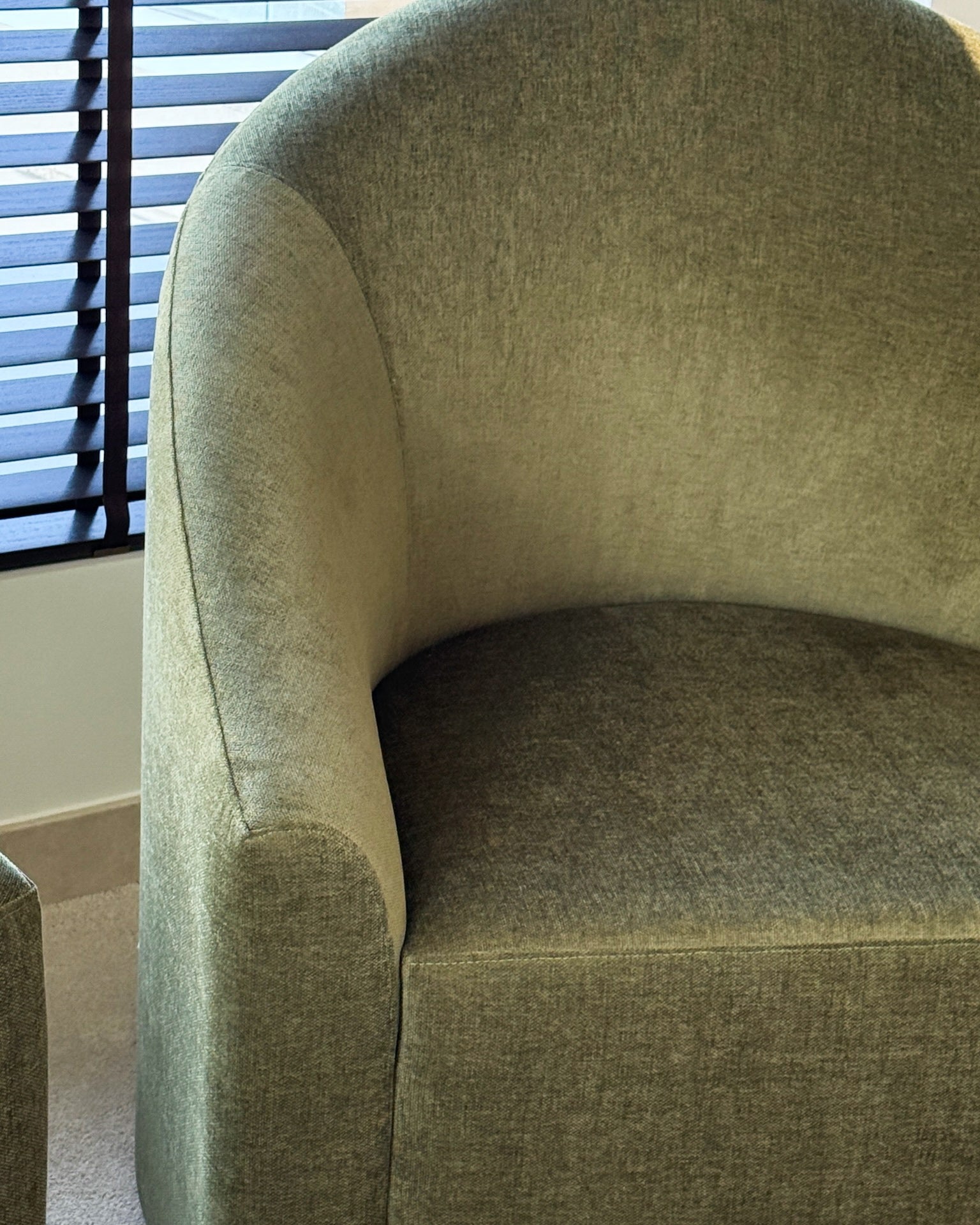 Thea Lounge Chair