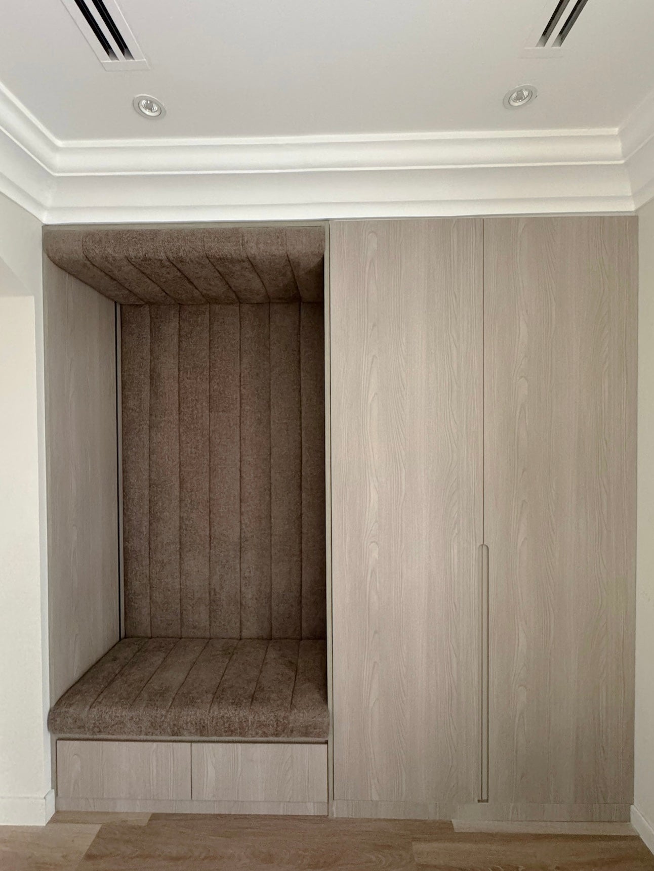 Eveline Built-In Nook