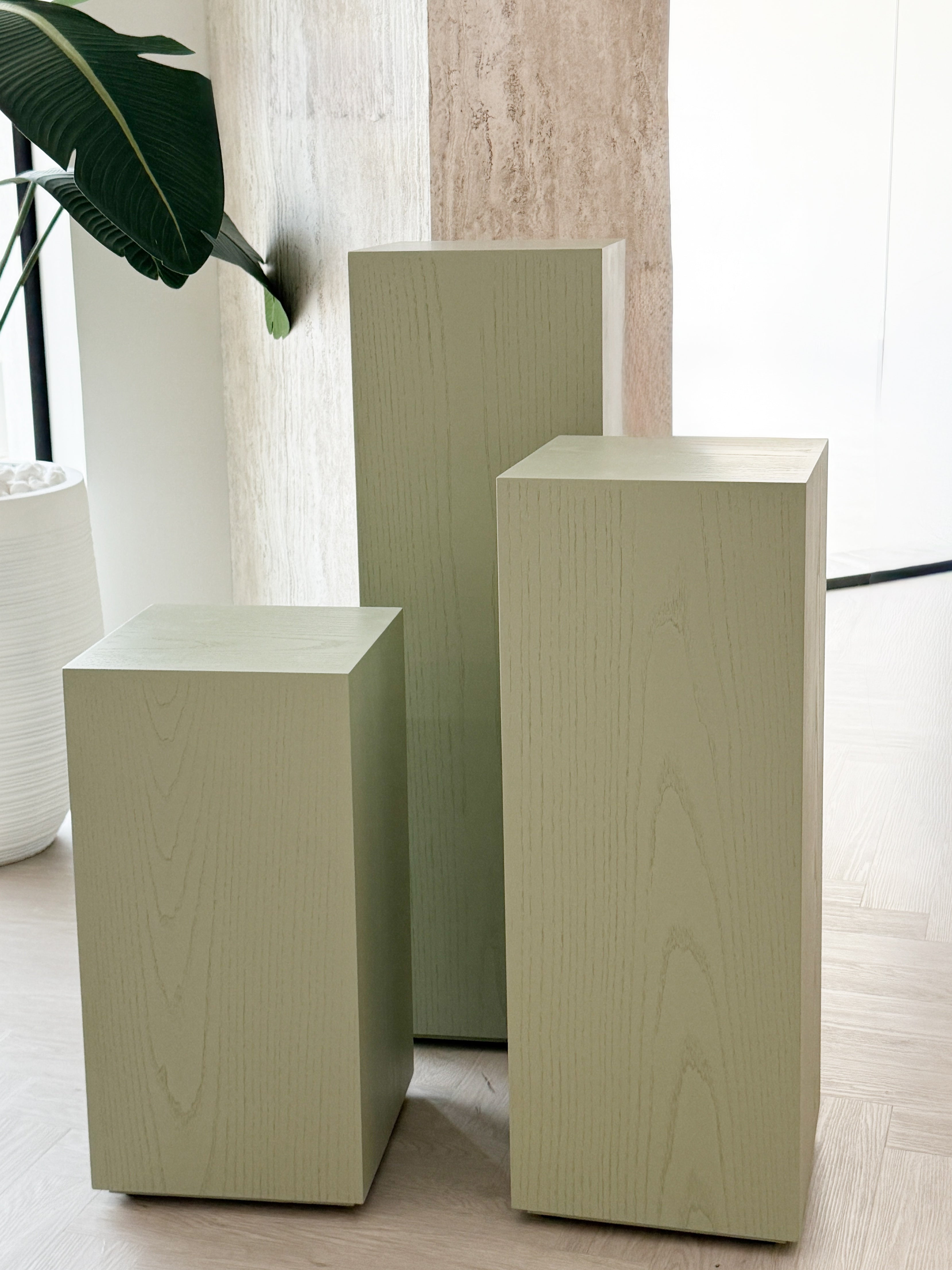Mira Sagewood Plinths