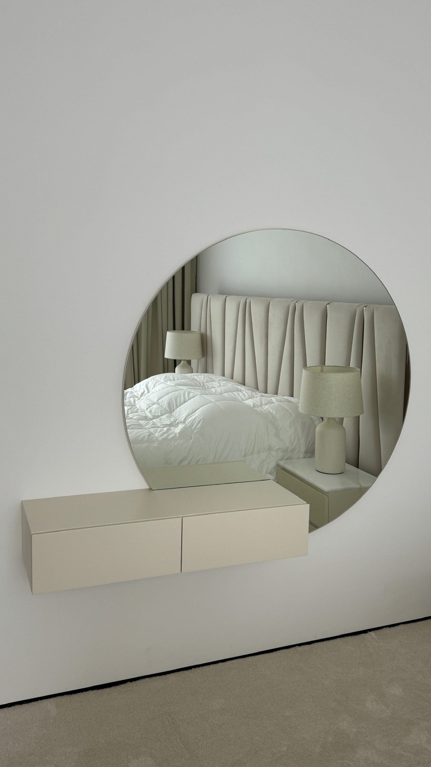 Eloise Round Mirror Console