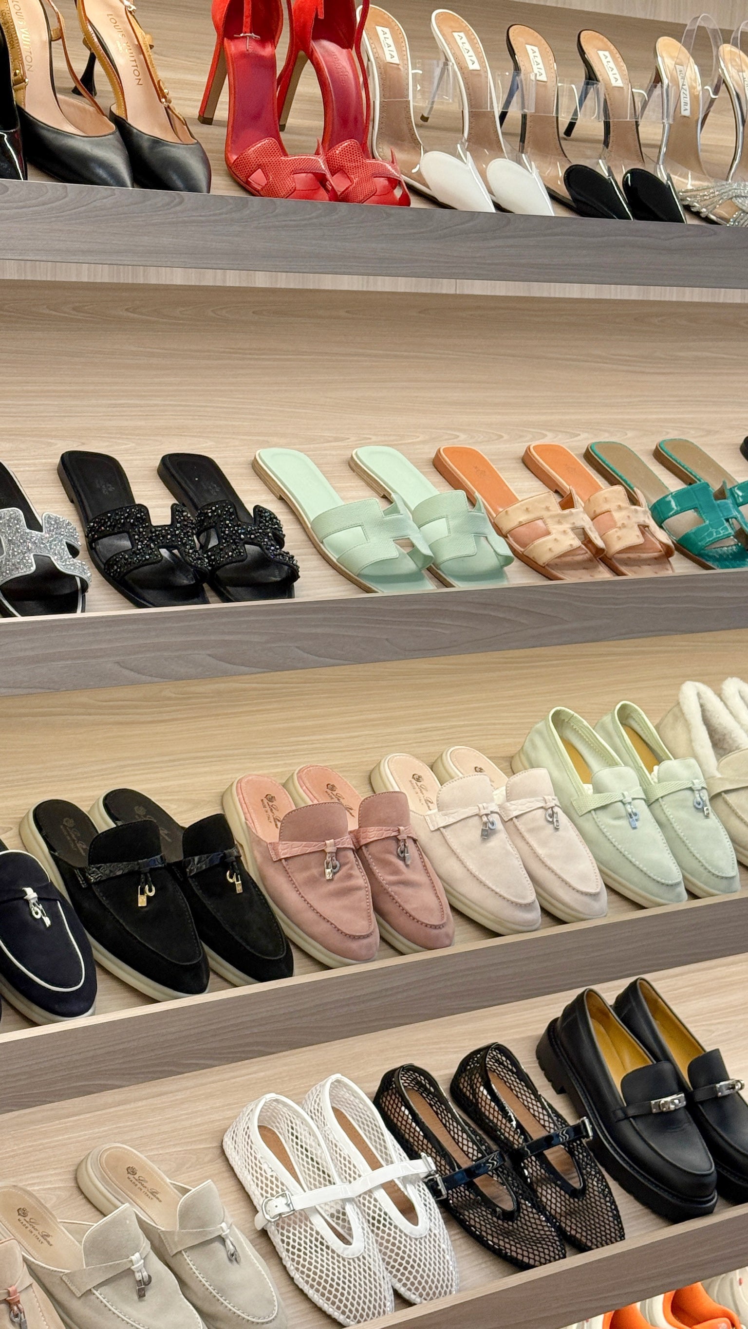 Ivory Walk In Wardrobe