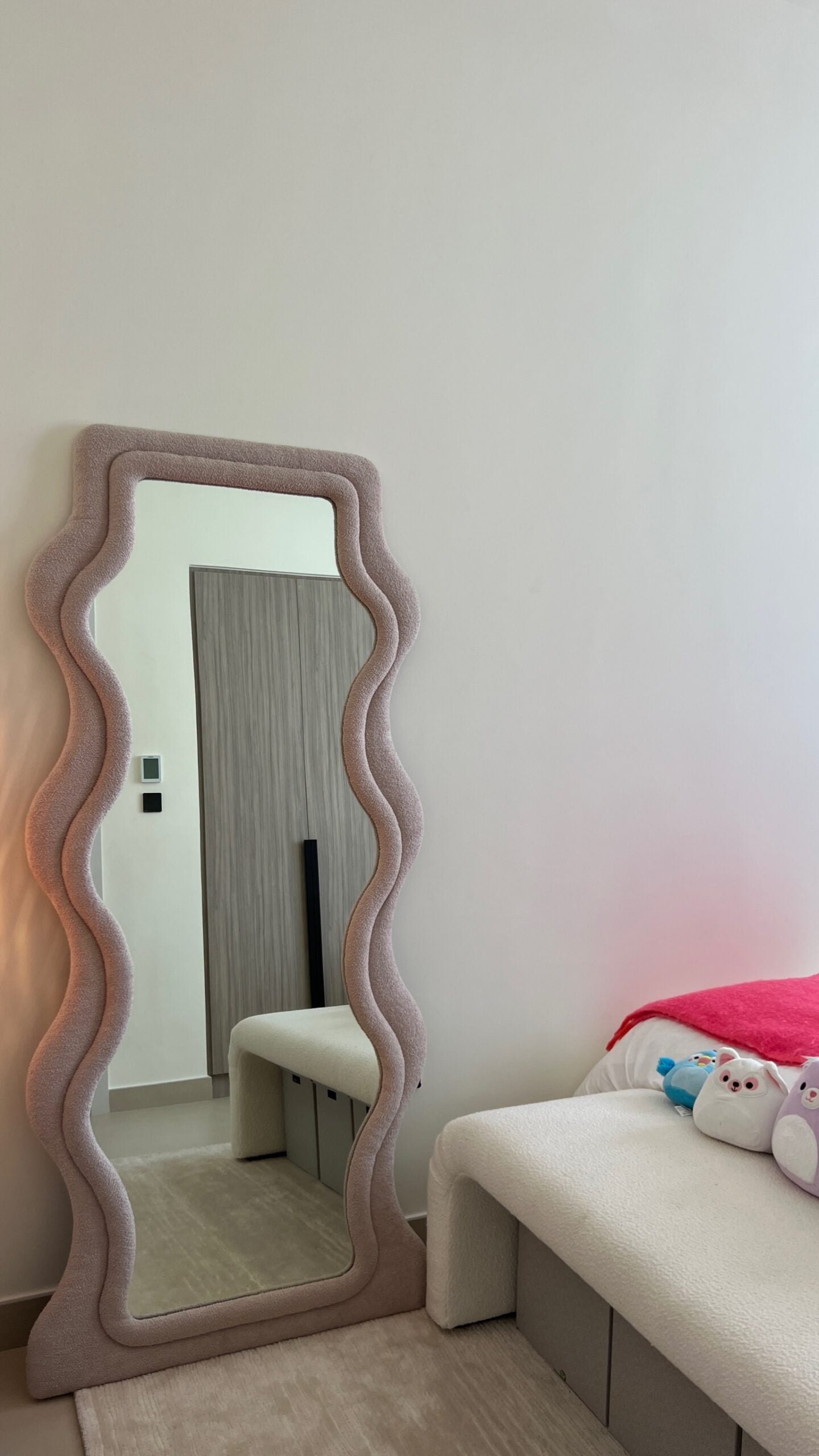 Wave Boucle Mirror