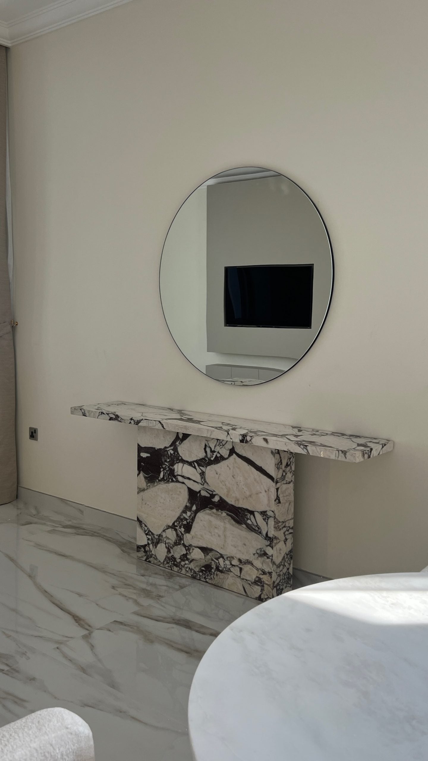 Johana Calacatta Viola Marble Console