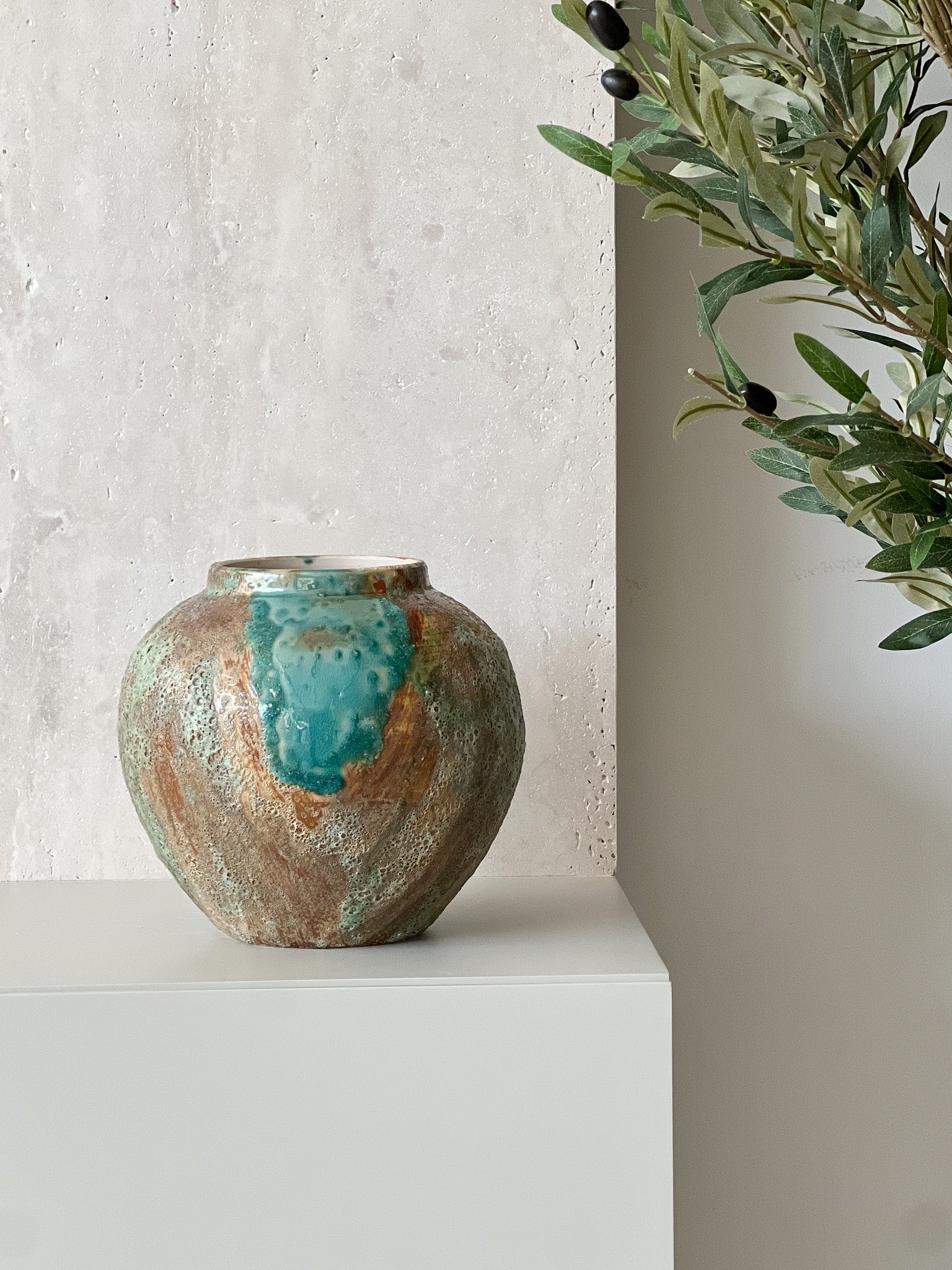 Nakita Vase