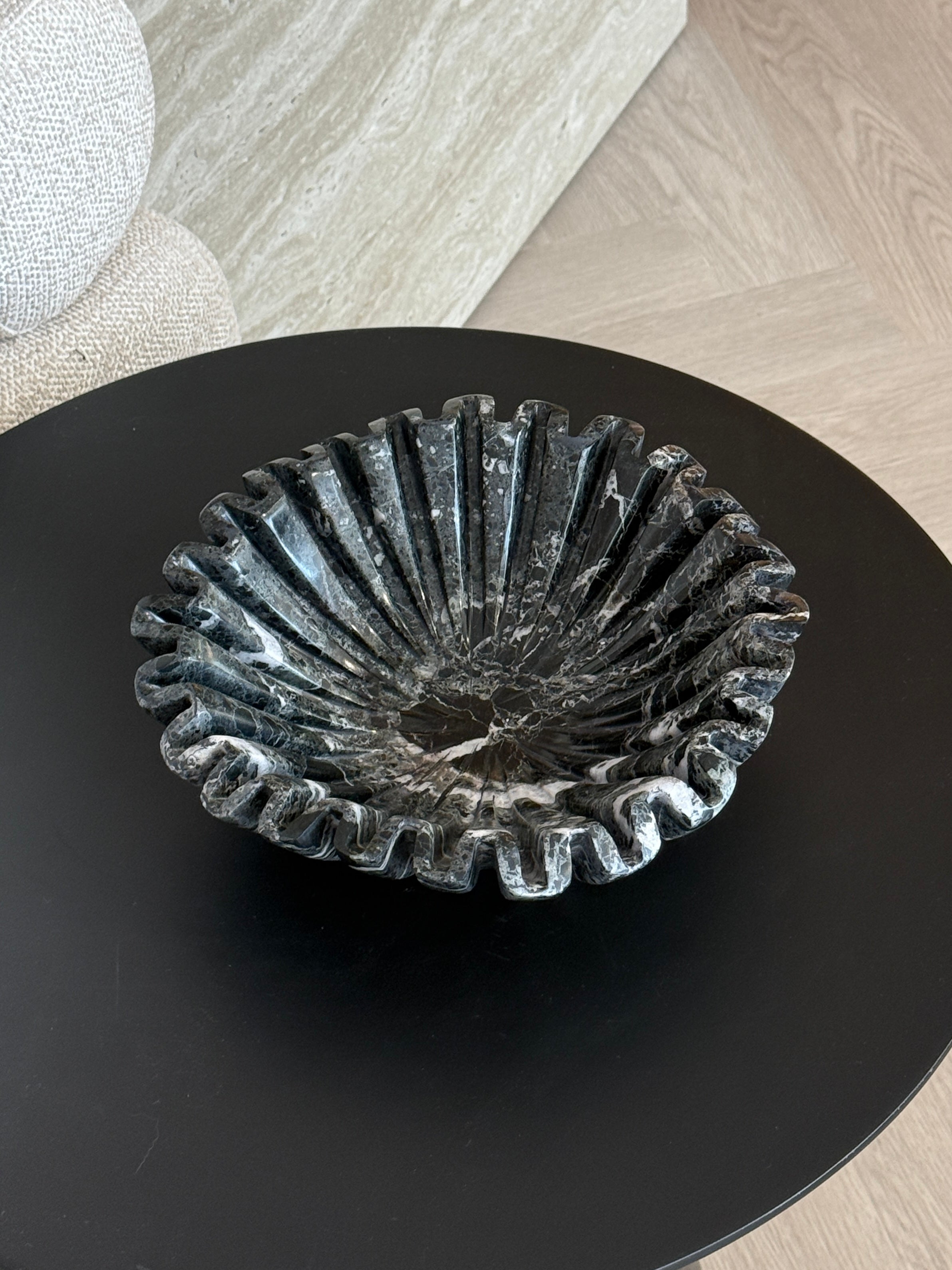 Gracie Medium Victor Fruit Bowl