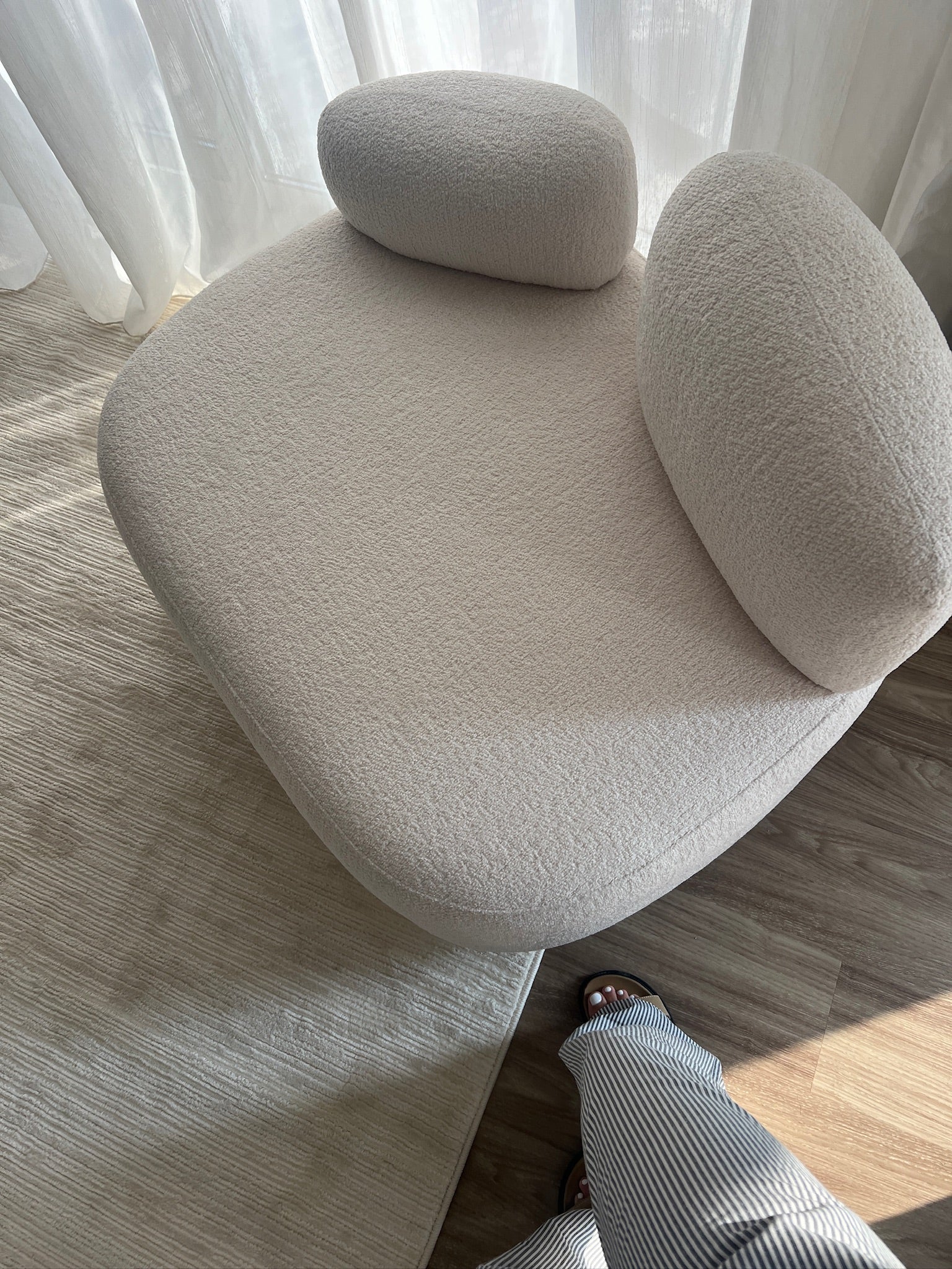 Pebble Lounge Chair