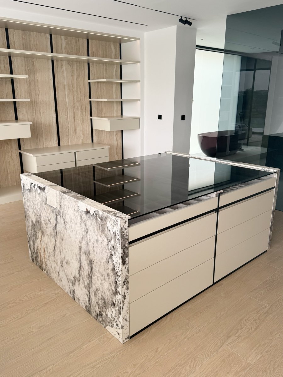 Cameron Wardrobe Island - PalmLiving Dubai