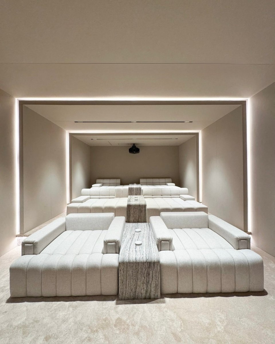 Hudson Luxe Sofa - PalmLiving Dubai